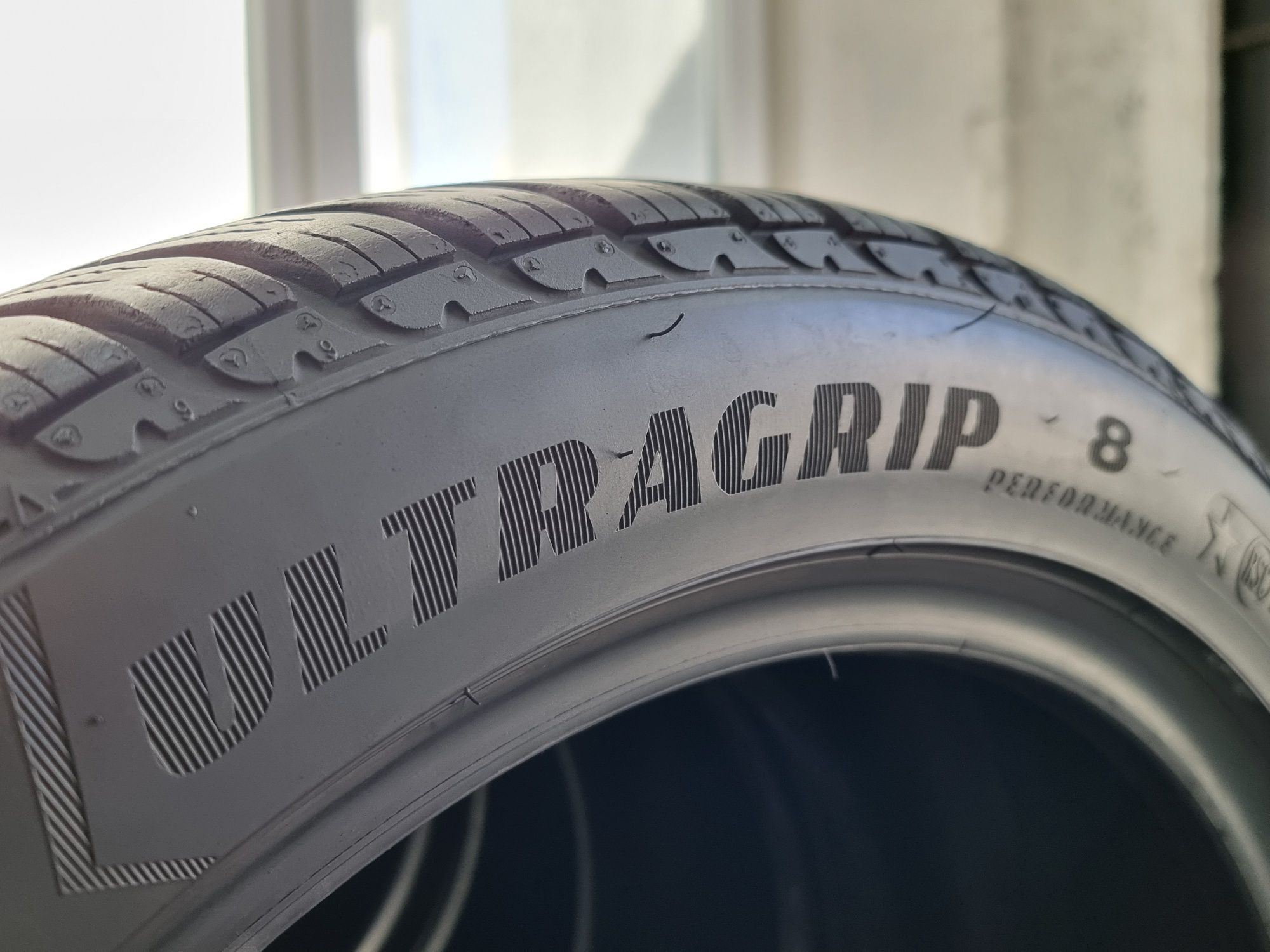 "Dot 21" 245/45/18 Goodyear 4Броя: 440лв 7мм Run On Flat