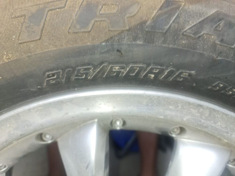 Продам зимние шины с дисками от мерседес