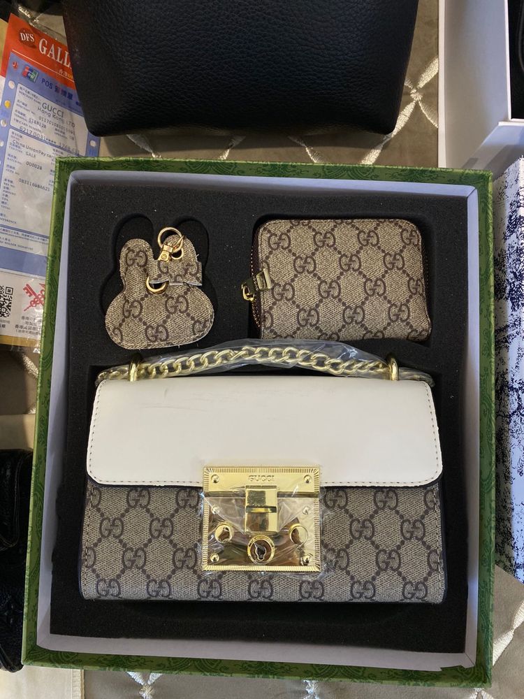 Богатая дамская сумка бренда Gucci