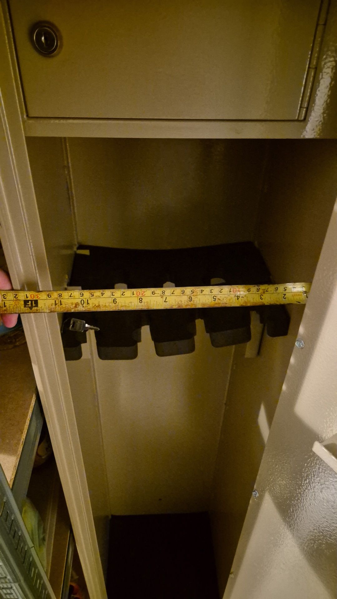 Vand dulap de arme, 62 kg, cu compartiment separat munitie