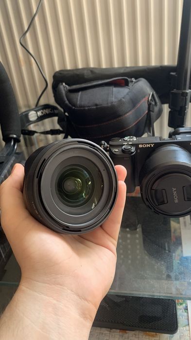 Sony a6400 + sigma 16mm 1.8 + sony 50mm 1.8 mm