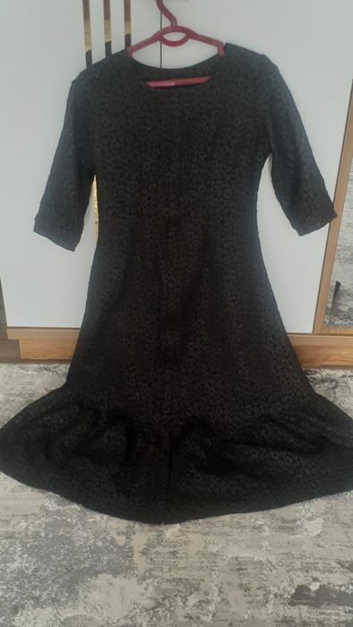 Продаётся новое черное платье