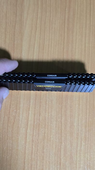 Kit memorie ram Corsair Vengeance lpx ddr4 32gb 2400mhz
