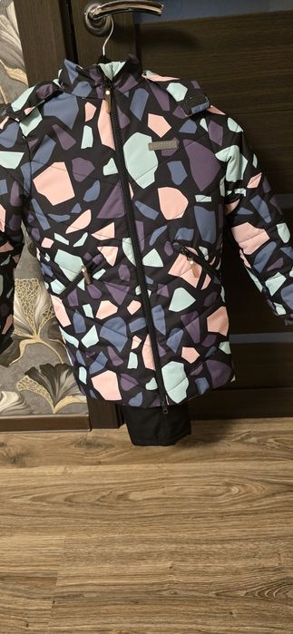 Продам куртки зима и весна