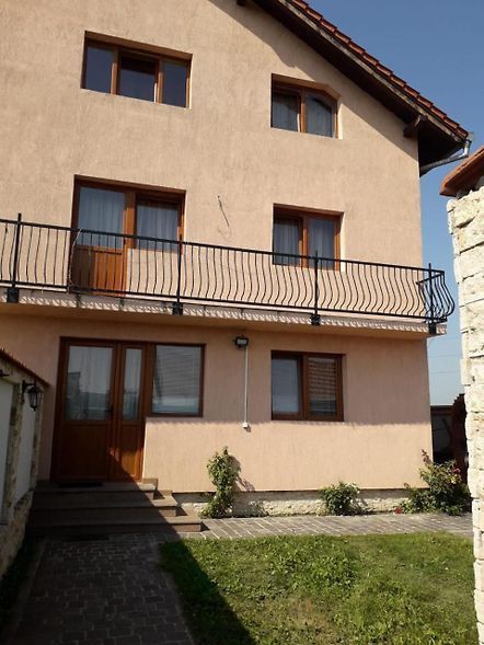 Inchiriez casa pt muncitori