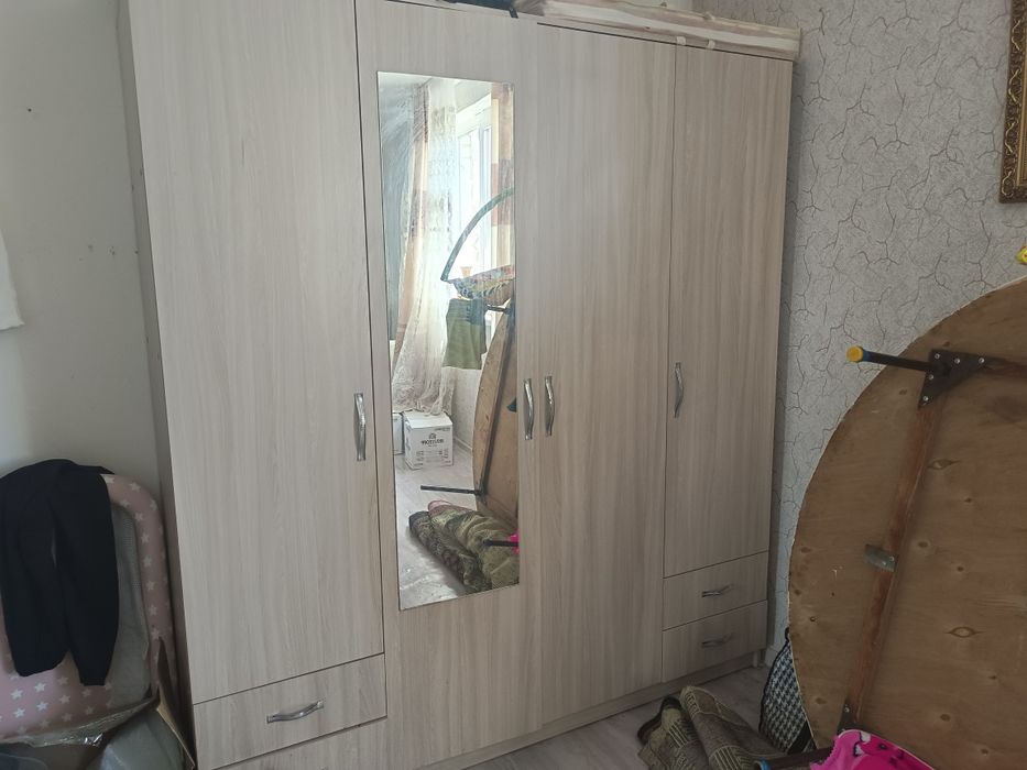 Продам шкаф вместительный