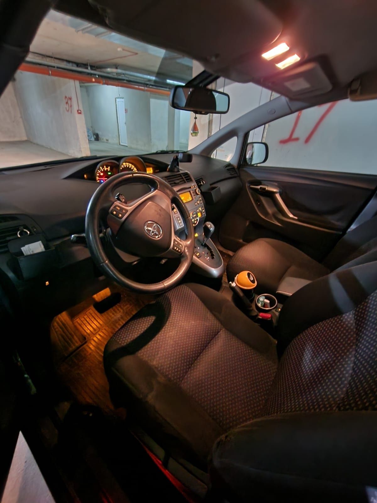 Toyota Verso 2.2 D-4D, 150 к.с., Автоматик, 7 места