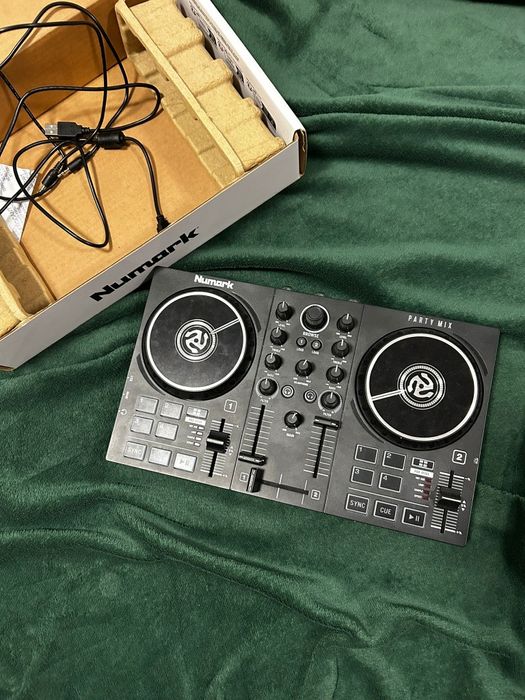 Consola DJ Numark party mix mk2
