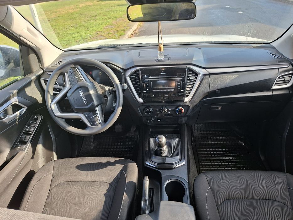 Leasing pe 5 ani rata 373 euro  isuzu utilitara