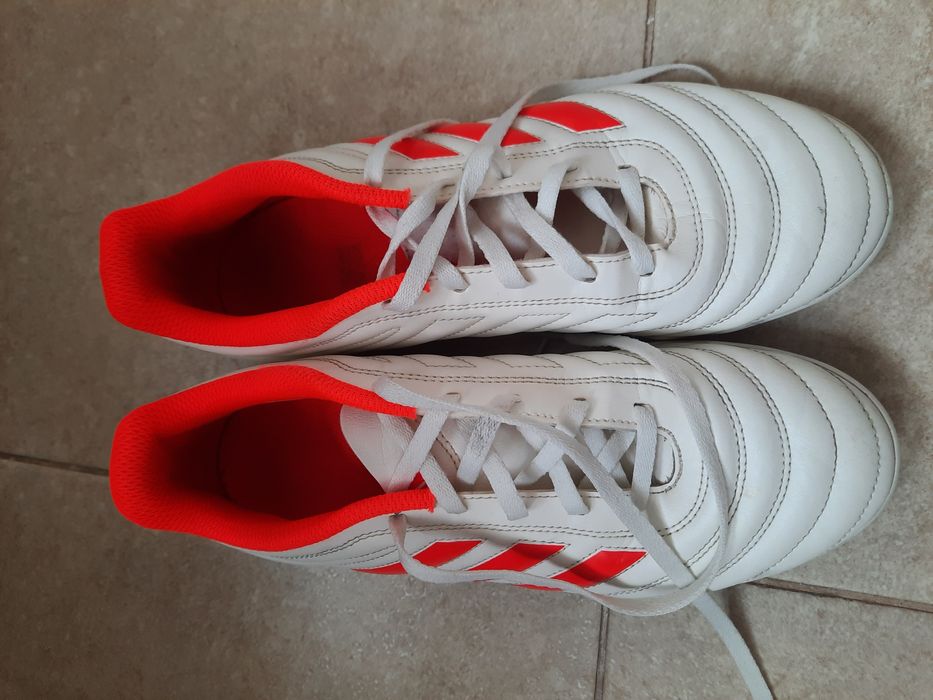 Футбольные бутцы Адидас