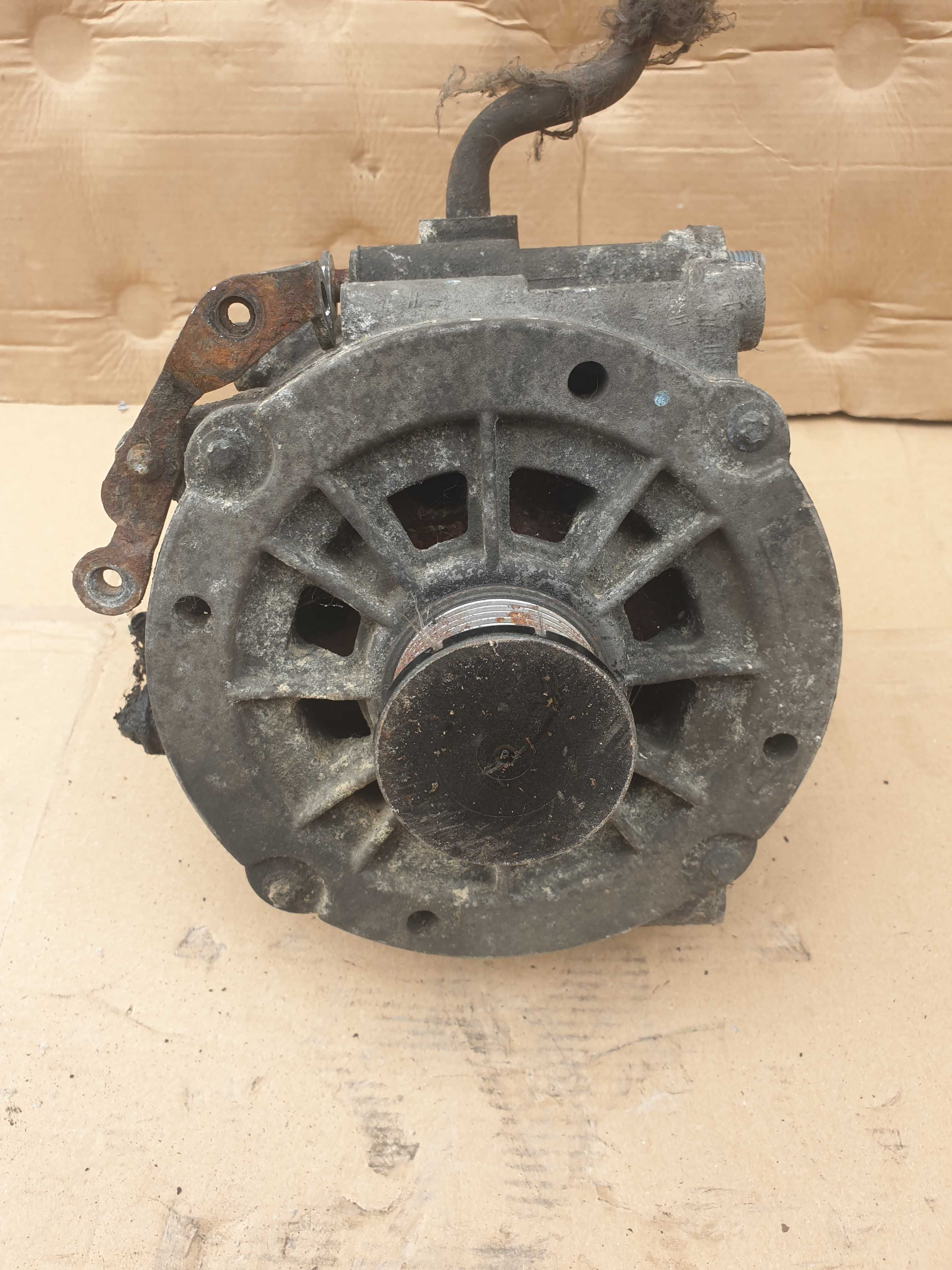 Alternator CLK w209 2.7 CDI Cod:A0001502550