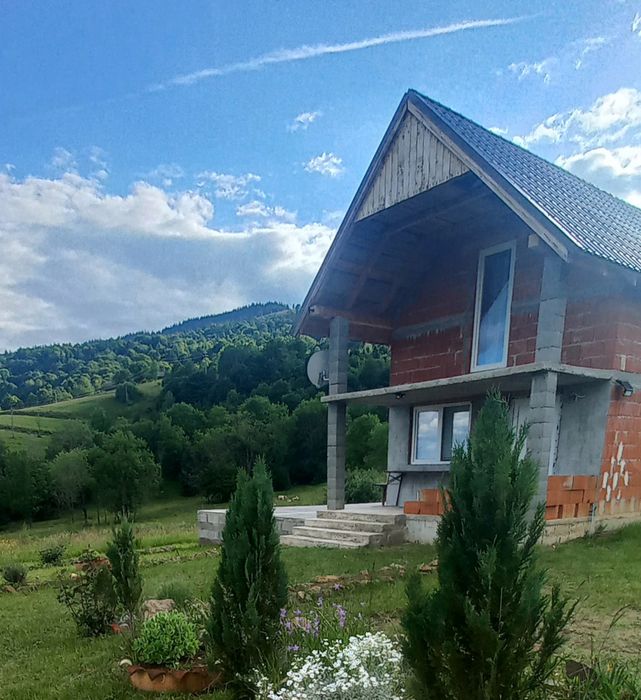 Vând casa la munte/ Casă de vacanță