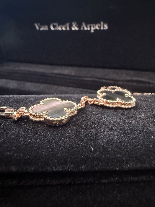 Гривна van cleef 18 K