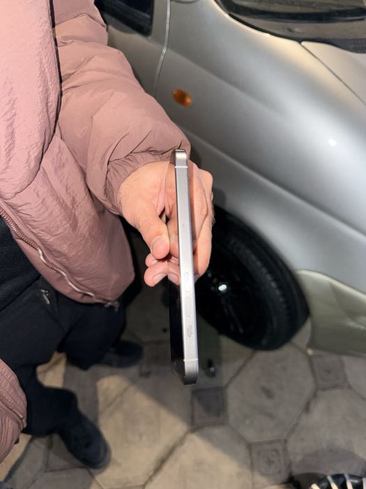 Iphone 15 pro 256 gb 86% emkost