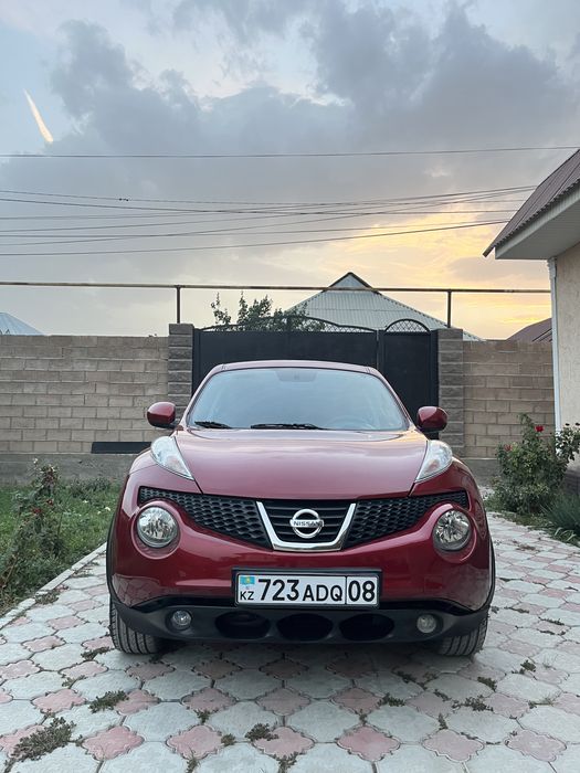 Внедорожник ниссан жук 1.6 2012