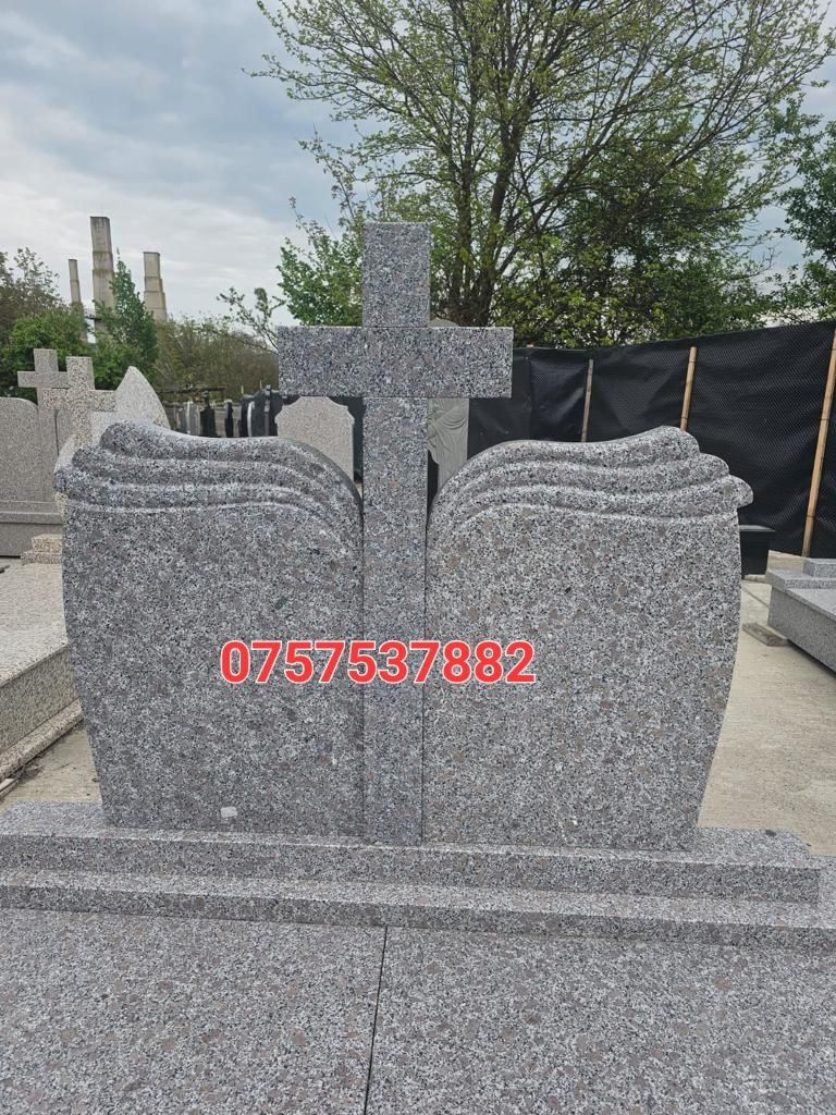 Monumente funerare din granit, cruci granit