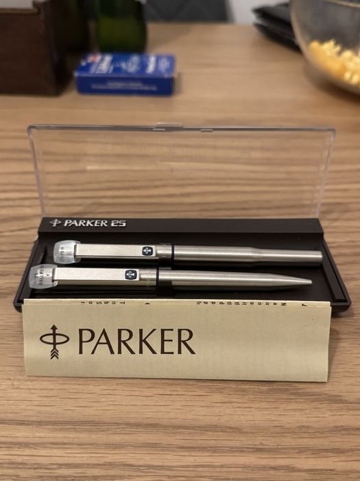 Stilouri Parker 25 vintage cu eticheta anii 70