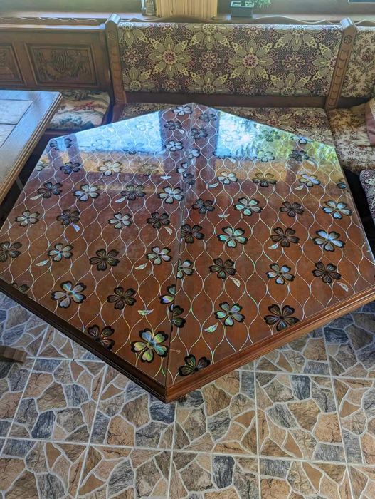 Масивна шестоъгълна разтегателна маса