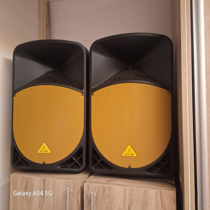 Boxe active Behringer B115W