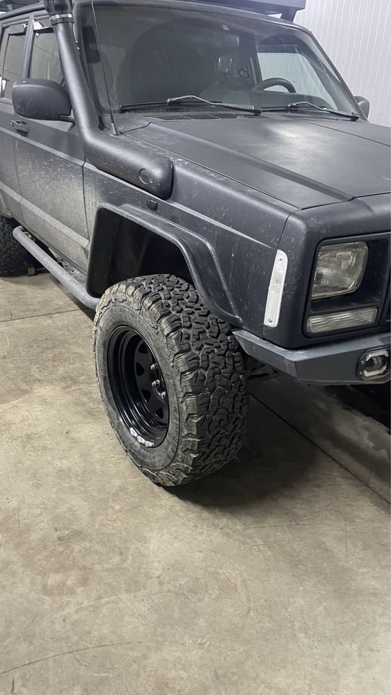 Jante +anvelope jeep xj / kj 5x114,3 et-20  j8 r16