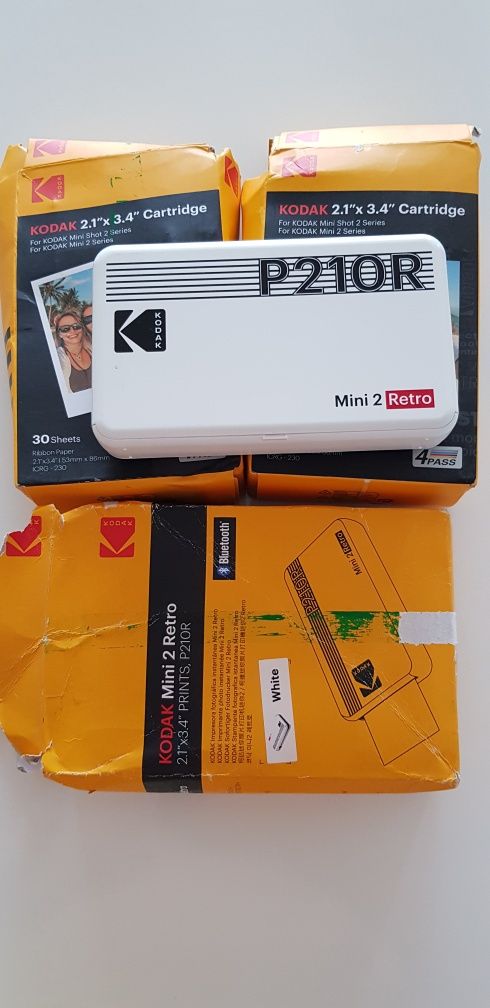 Фотопринтер Kodak Mini 2 Retro, Bluetooth, включва комплект 60 листа