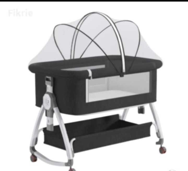 Бебешка кошара на колела в различни цветове