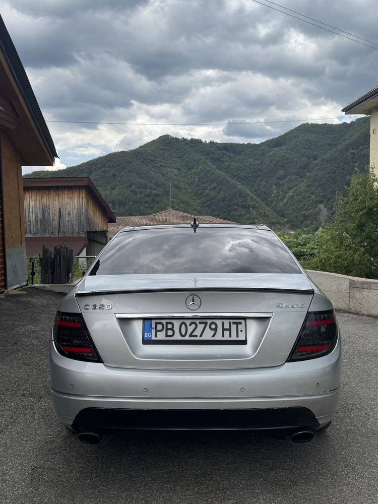 Mercedes C320 4matic *keyless*