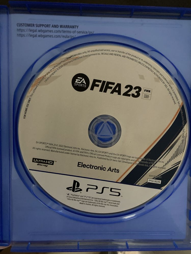 Playstation 5, 2 джойстика, Fifa 23, зарядна станция