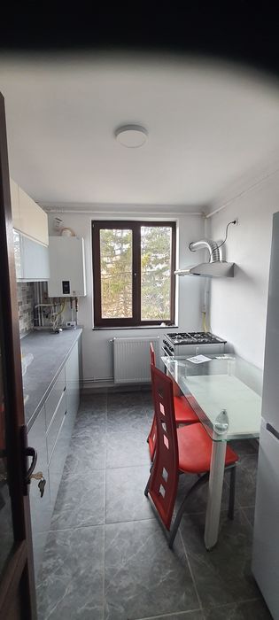 Închiriez Apartament 3 camere
