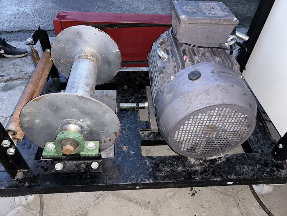 Индустриална лебедка