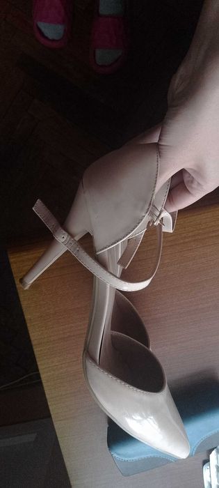 дамска бална рокля  заедно с безплатна дамска  бална чанта и обувки