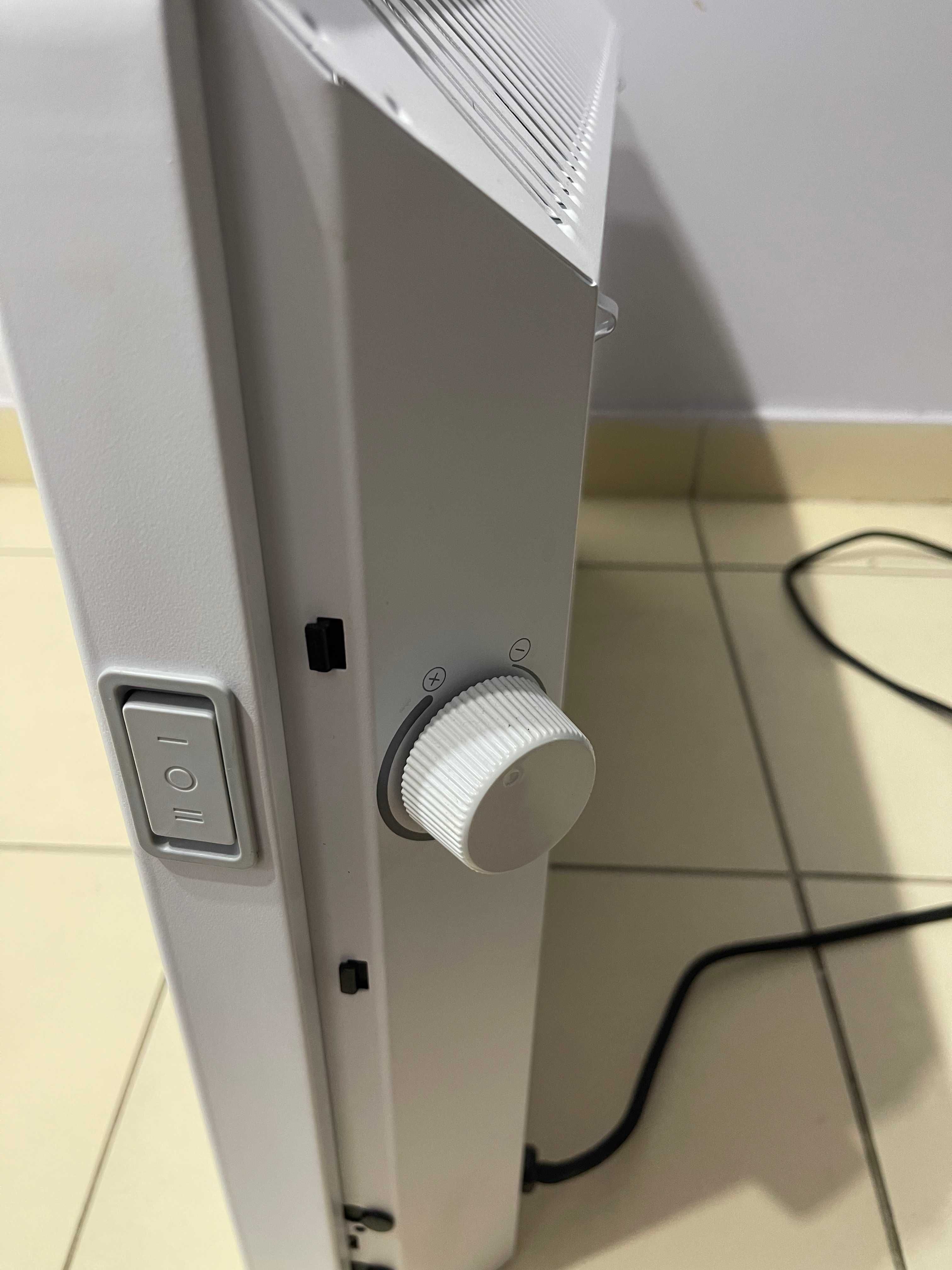 Convector electric de podea BEKO RHC6820, 2 trepte putere, 1800W,