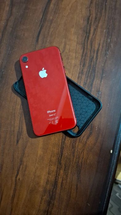Срочно продам iPhone XR red product