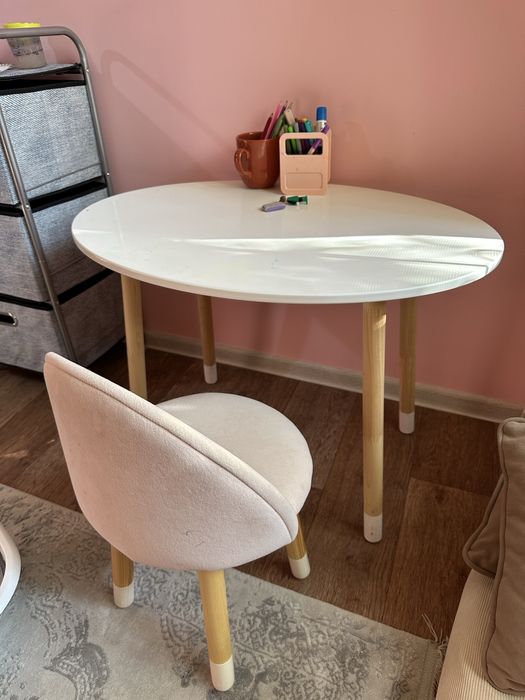 Десткий стол со стульчиком
