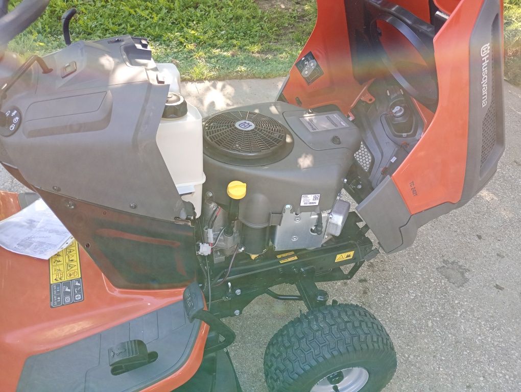 Тракторна косачка husqvarna 17кс. Като нова!