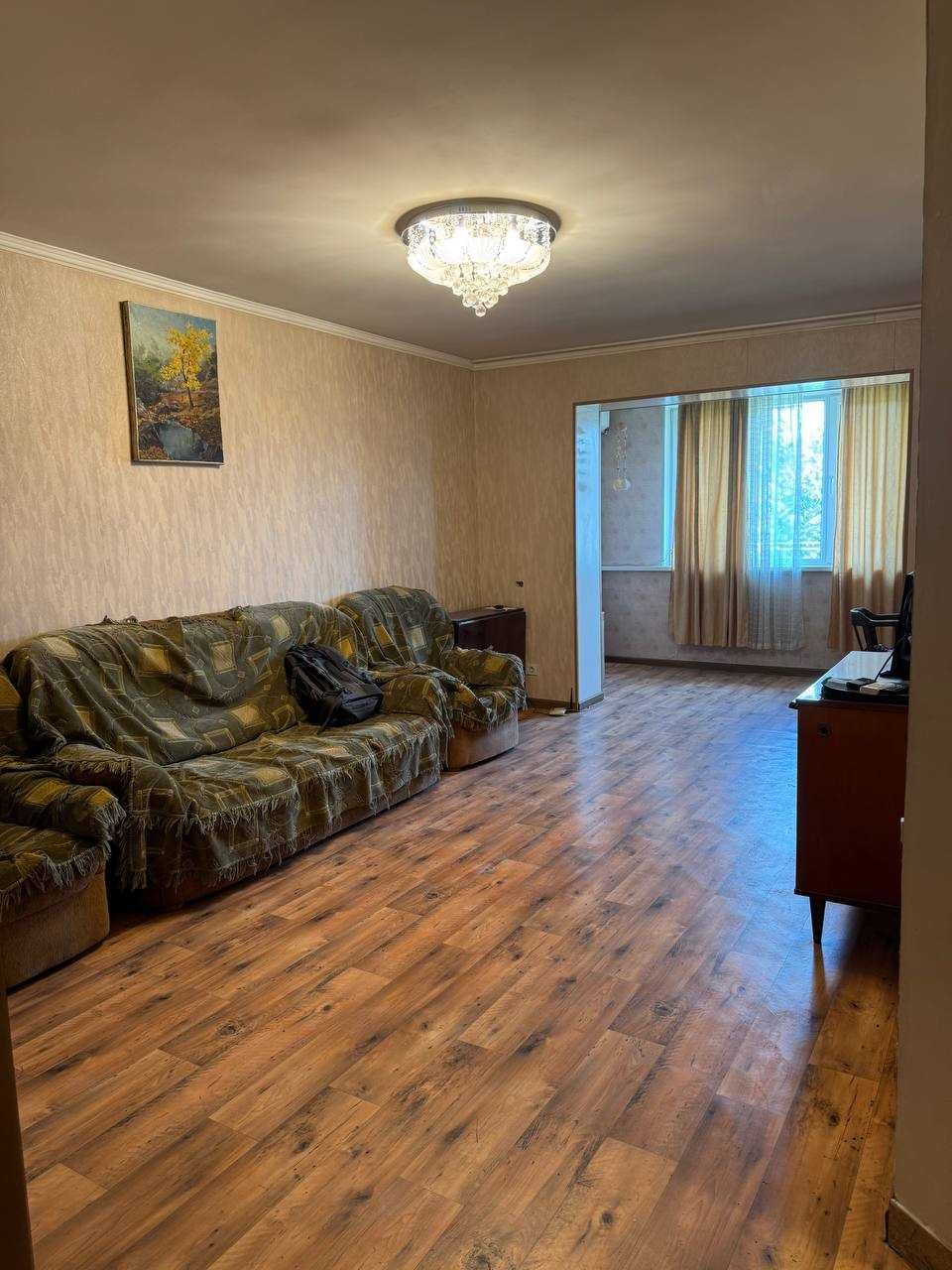 3/4/5 Ул. Фитрата. Магазин "Теген". 68м2 Балкон 2/6 С ремонтом. Мебель