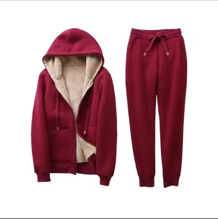 Ватиран дамски екип анцунг горнище и долнище