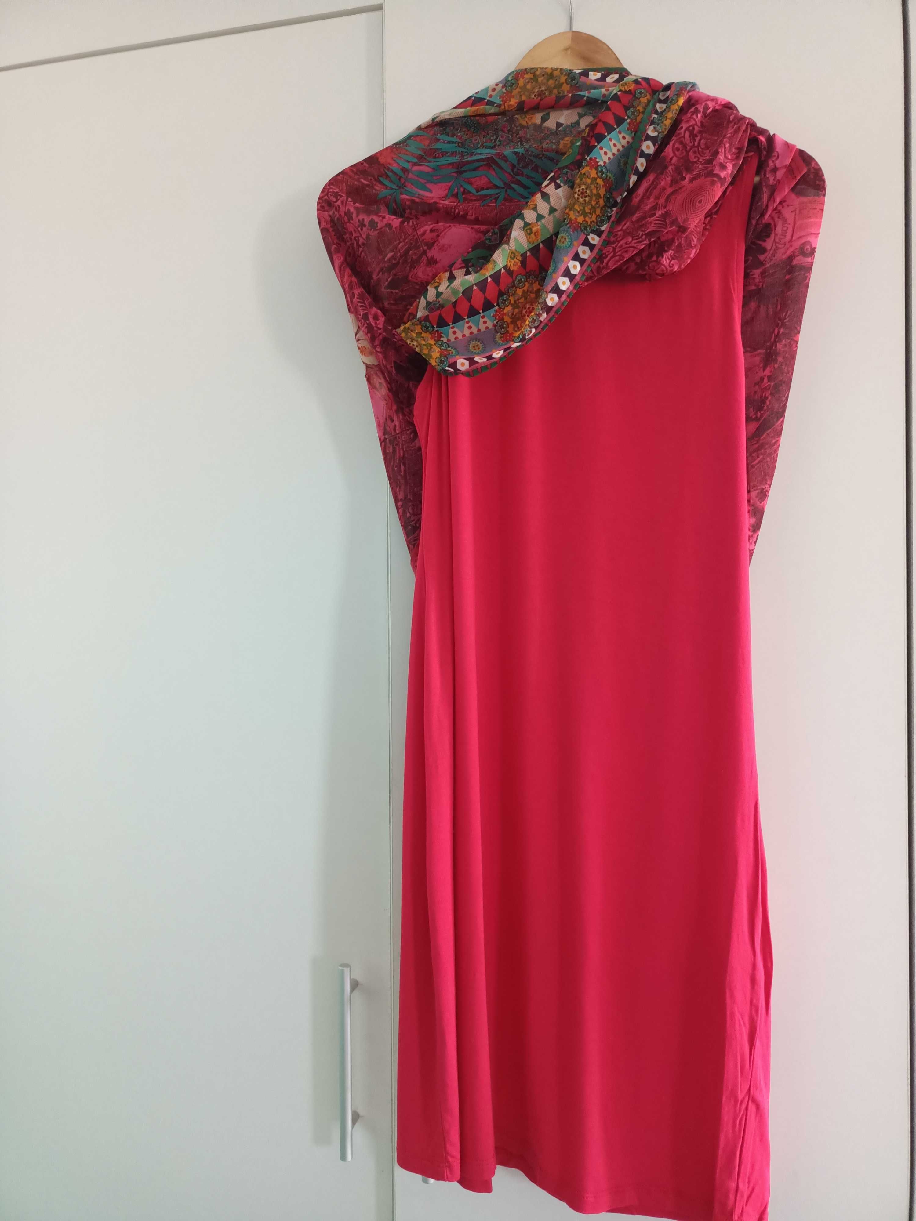 Rochie Desigual 38 elegantă și feminină