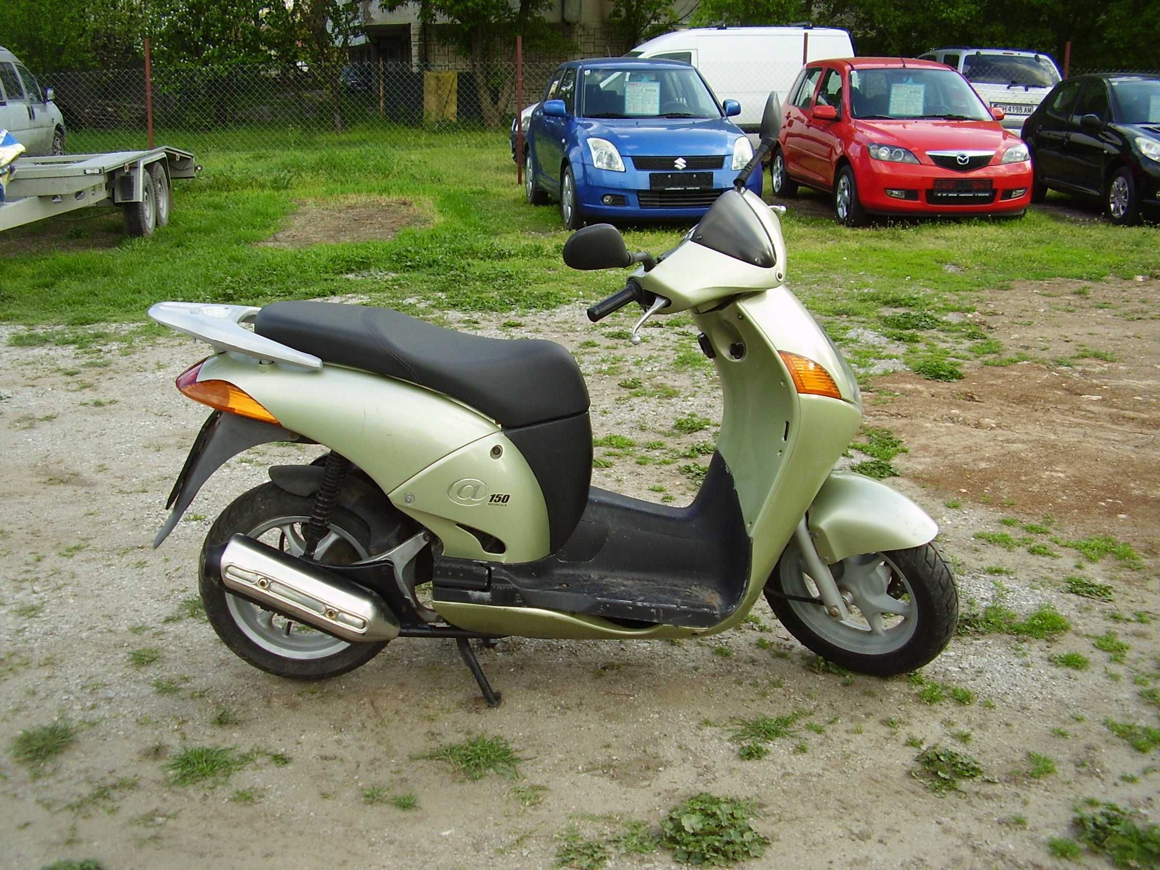 Скутер на части Скутер Honda NES Chiocciolo 150cm 16ks