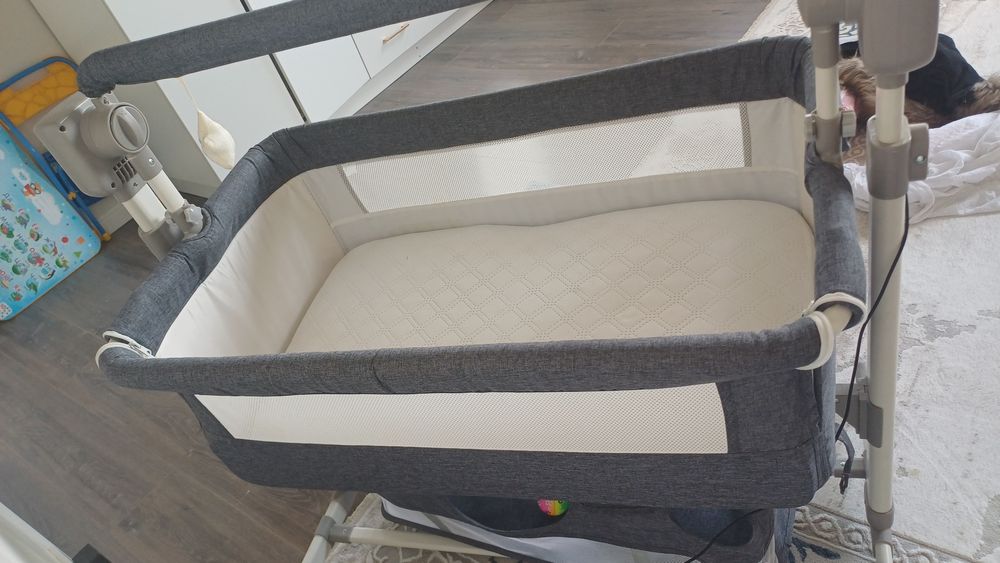 Манеж детский с моятником