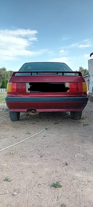 Продам машину Audi 80