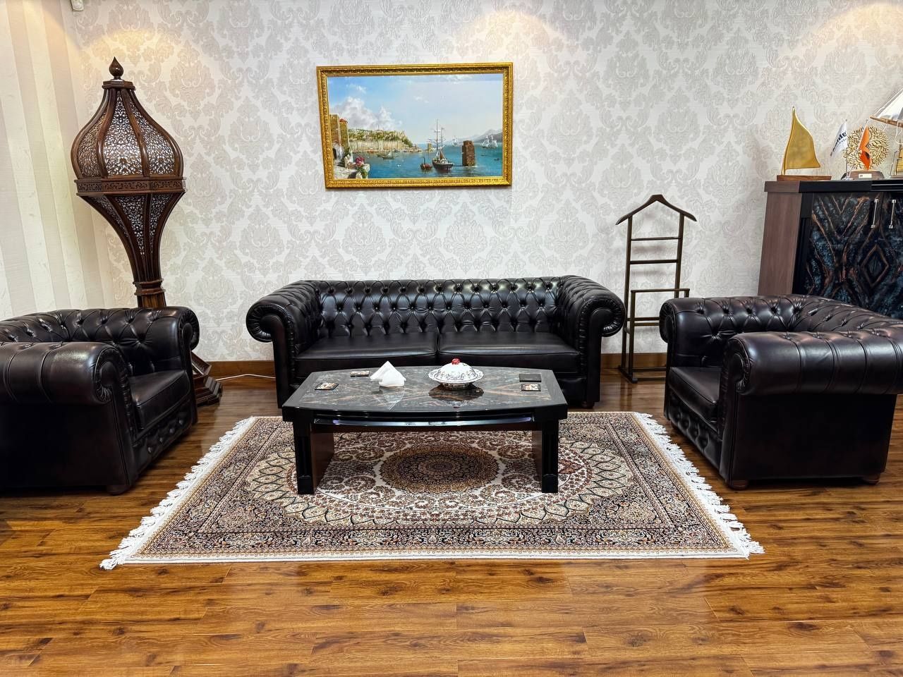 Сдаёться офис Ц1. 250м² 8 Комнат.  Первая линия .