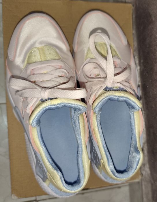 Оригинални дамски маратонки Nike