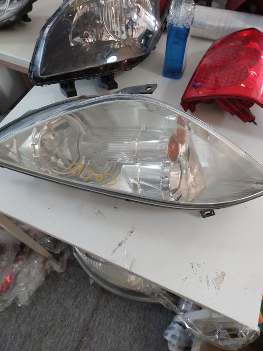 Far dreapta stanga MITSUBISHI COLT european