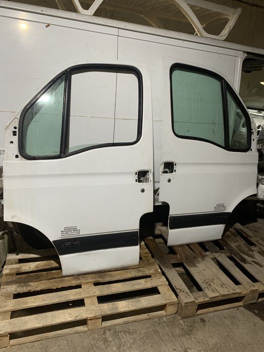 Usi fata stanga / dreapta Renault Master an 2003-2011 Opel Movano