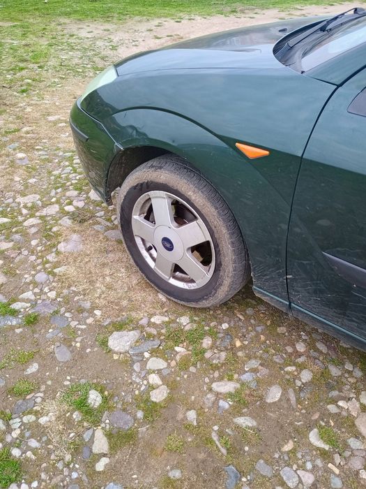 Продавам Ford focus