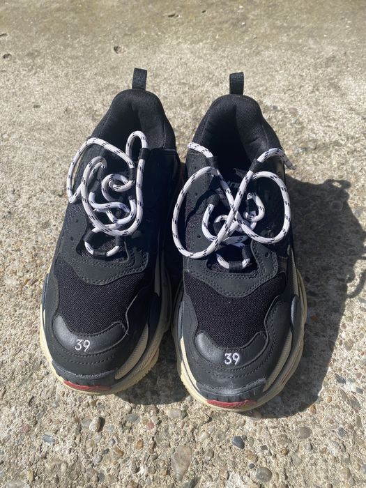 Vând încălțăminte sport Balenciaga