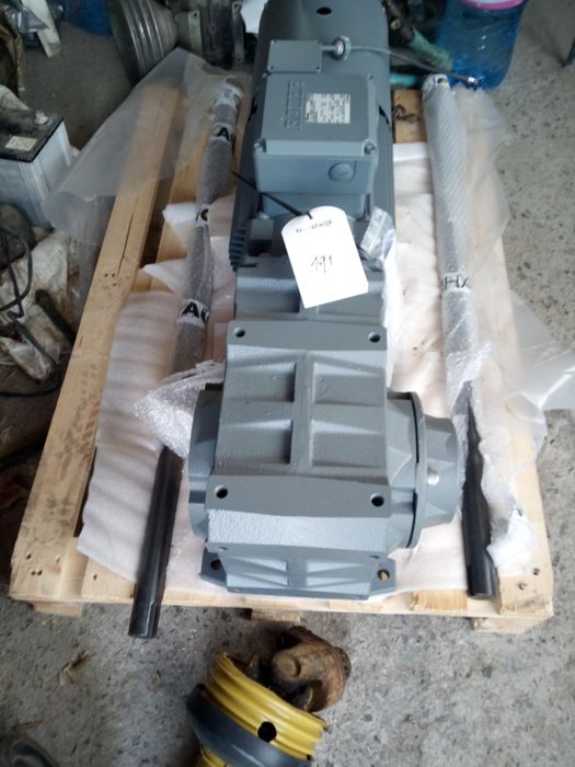Продавам мотор-редуктор Bauer BK50-16UA/DHE13LA4