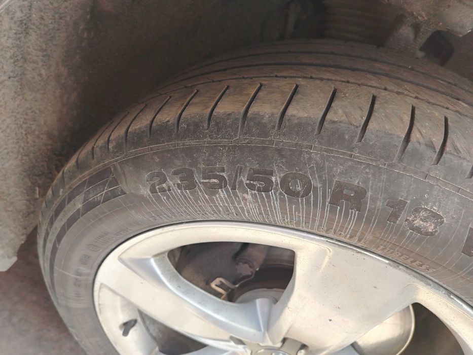 Vând 2 anvelope 235 50 18 vara dot 2019