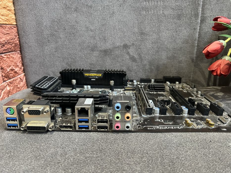 MSI Z270-A PRO + Intel Core i5-7400 + 16GB Corsair Vengeance DDR4